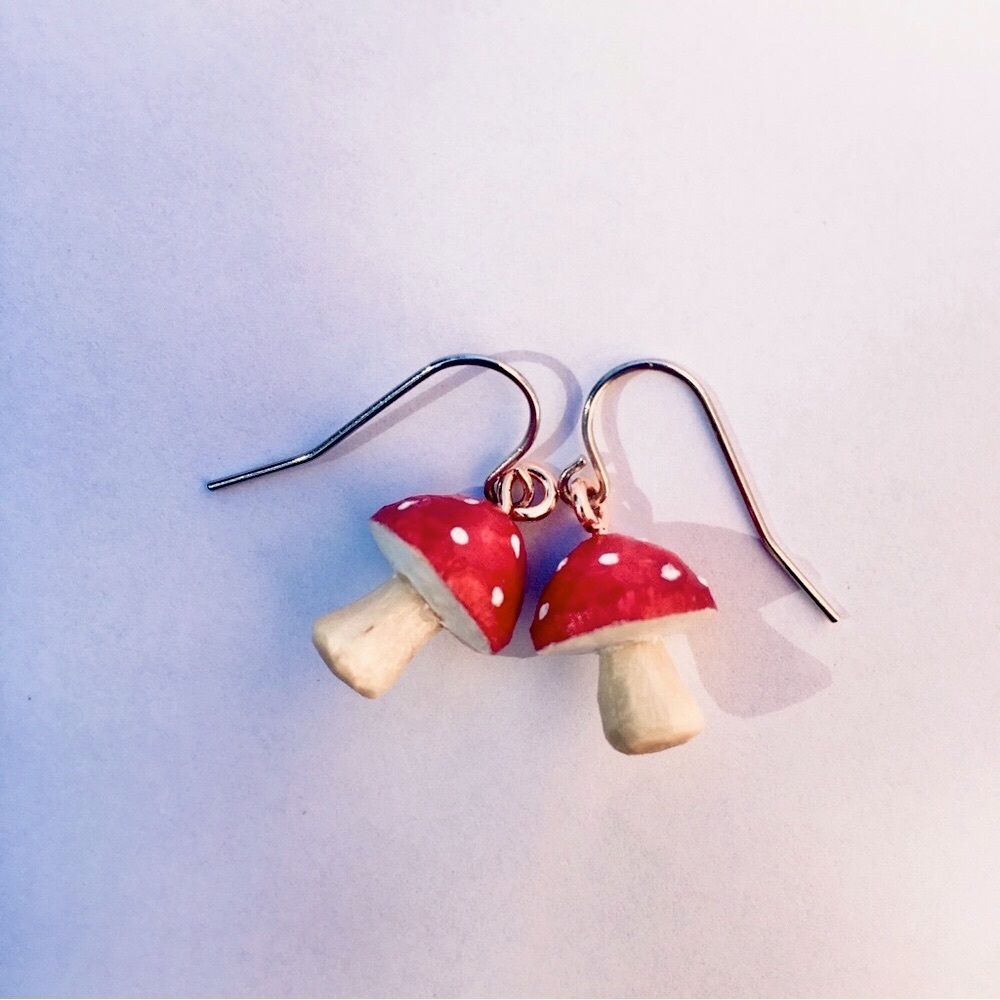 🍄 Hand Carved Red Mushroom Dangle Earrings